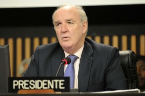 Juan Antonio Garcia Belaunde Juan Antonio Garcia B. Preside el Grupo de Cancilleres de la OEA