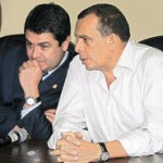 Presidente del Congreso y Pepe Lobo Juan Orlando Hernández (I) preside el Foprel